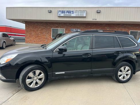 Used 2010 Subaru Outback 2.5i Premium image 2