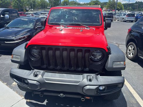 Used 2021 Jeep Wrangler Unlimited Sport AWD/4WD image 2