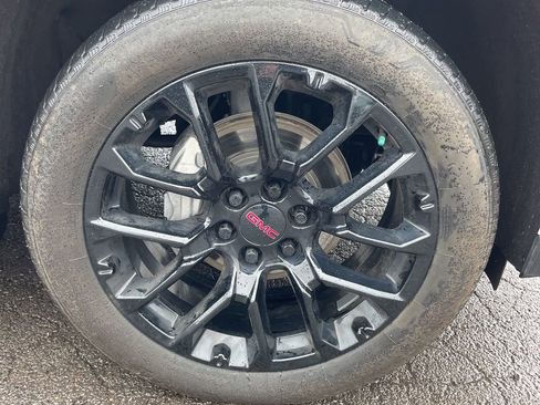Used 2024 GMC Yukon XL Denali AWD/4WD image 13