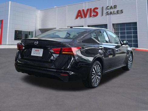 Used 2025 Nissan Altima 2.5 SV AWD/4WD image 6