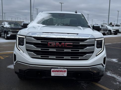 Used 2022 GMC Sierra 1500 SLE w/ X31 Off-Road Package image 3