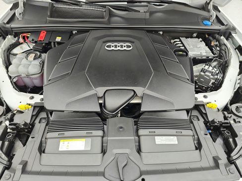 Used 2023 Audi Q7 3.0T Premium Plus AWD/4WD image 17