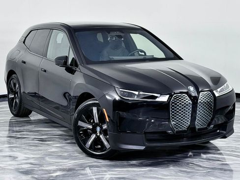 Used 2023 BMW iX xDrive50 w/ Premium Package AWD/4WD image 3