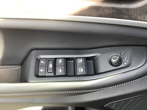 New 2026 Jeep Grand Cherokee L 4WD image 11