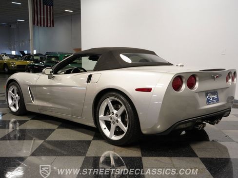 Used 2005 Chevrolet Corvette Z51 Convertible w/ Preferred Equipment Group image 9