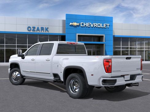 New 2026 Chevrolet Silverado 3500 High Country w/ High Country Premium Package AWD/4WD image 40
