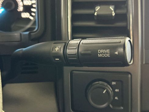 Used 2019 Ford F150 XLT image 31