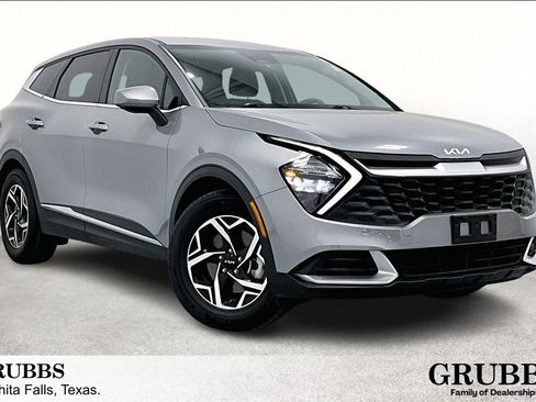 Used 2023 Kia Sportage LX image 1