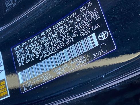 Used 2025 Toyota Prius LE image 29