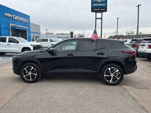 Used 2024 Chevrolet Trax RS image 8