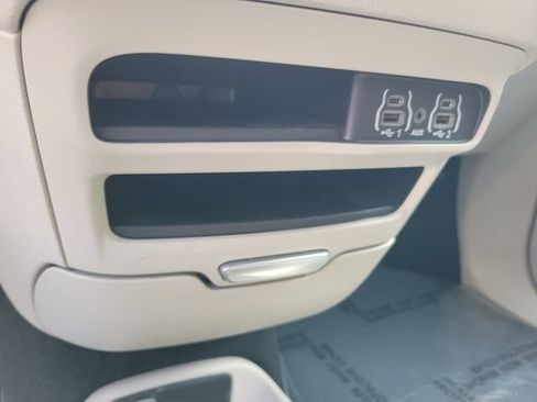 Used 2023 Chrysler Voyager LX FWD image 32