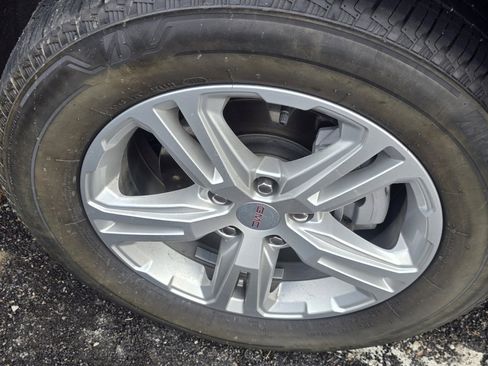 Used 2024 GMC Terrain SLE image 23