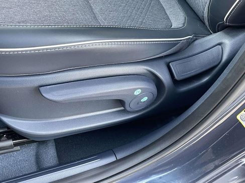 Certified 2024 Hyundai Venue Limited image 7