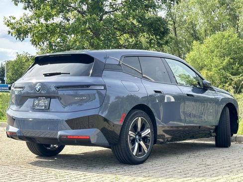 Used 2025 BMW iX xDrive50 w/ Sport Package image 8