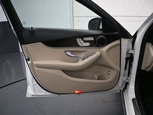 Used 2018 Mercedes-Benz C 300 4MATIC Sedan image 9