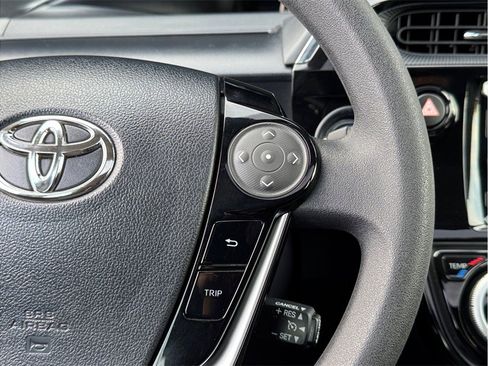 Used 2018 Toyota Prius C Three FWD image 15