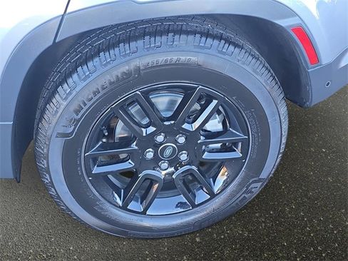 Used 2024 Land Rover Defender 110 S image 31