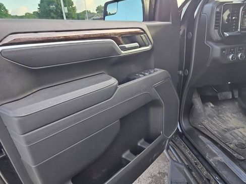 Used 2025 GMC Sierra 1500 Elevation AWD/4WD image 7