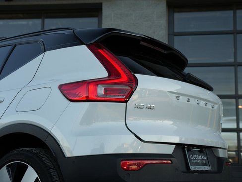Used 2023 Volvo XC40 Recharge Ultimate image 44