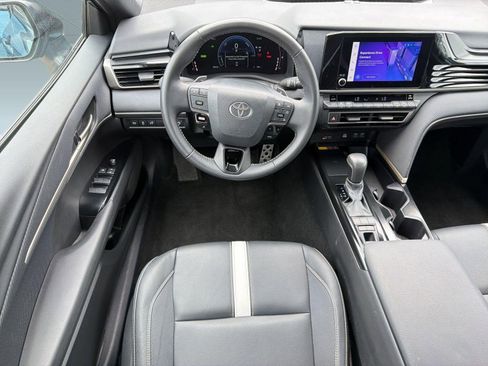 Used 2025 Toyota Camry SE image 26