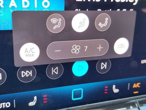 New 2026 Volkswagen Tiguan SE AWD/4WD image 16