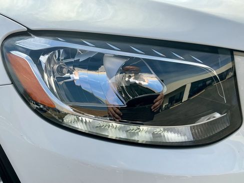 Used 2017 Mercedes-Benz GLC 300 image 8