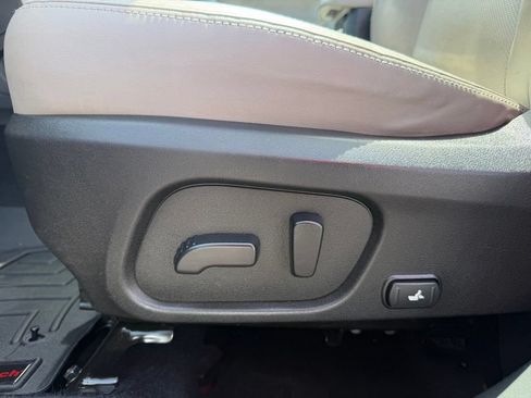 Used 2017 Subaru Forester 2.5i Limited w/ Popular Package #2 AWD/4WD image 26