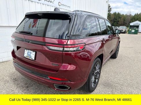 Used 2024 Jeep Grand Cherokee Summit AWD/4WD image 11