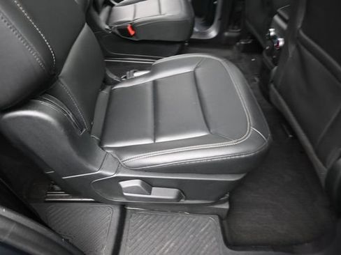 Certified 2022 Ford Explorer XLT w/ Equipment Group 202A AWD/4WD image 28