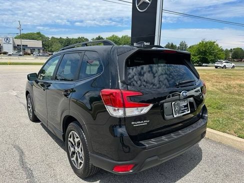 Used 2020 Subaru Forester Premium AWD/4WD image 3