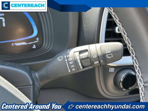 Used 2023 Hyundai Venue SEL FWD image 21