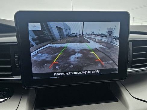 Used 2023 Ford Explorer XLT w/ Equipment Group 202A image 33