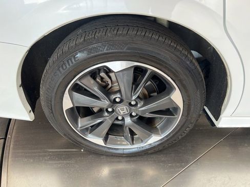 Used 2024 Honda Odyssey Elite image 10