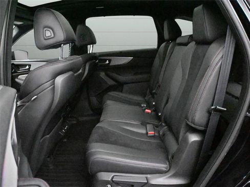 Used 2023 Acura MDX A-Spec image 11