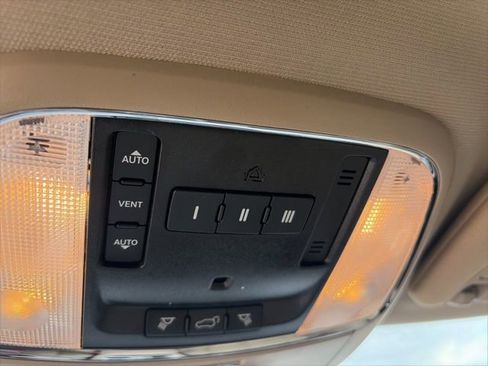 Used 2021 Jeep Grand Cherokee Limited image 19