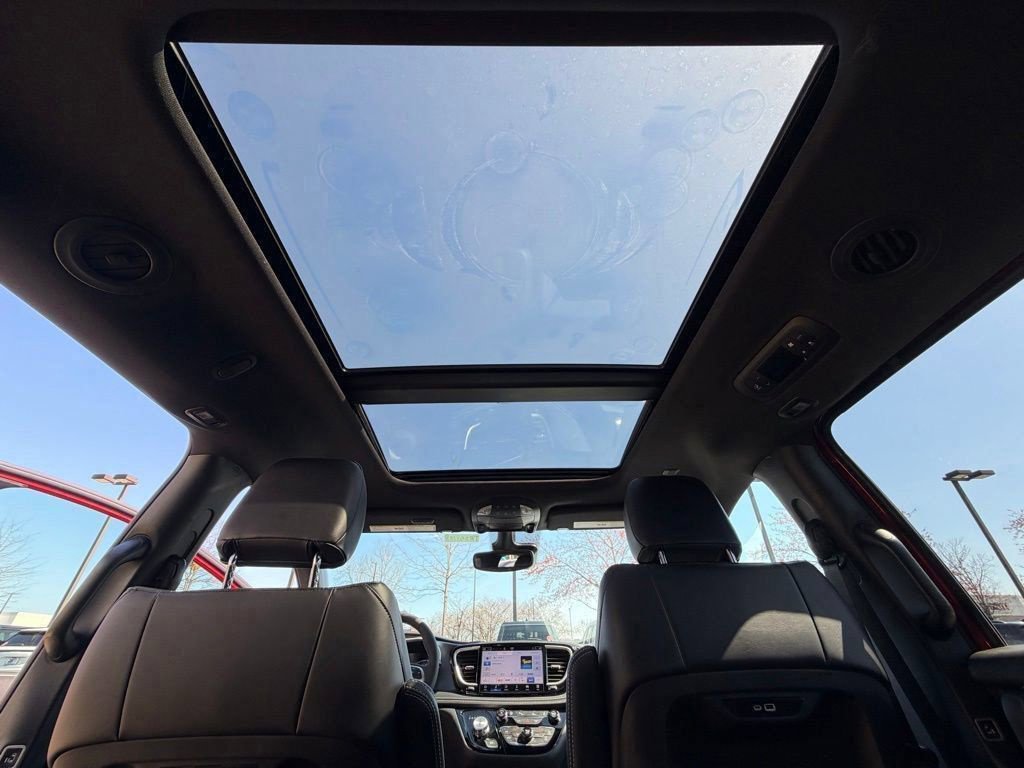 New 2026 Chrysler Pacifica Select FWD image 31