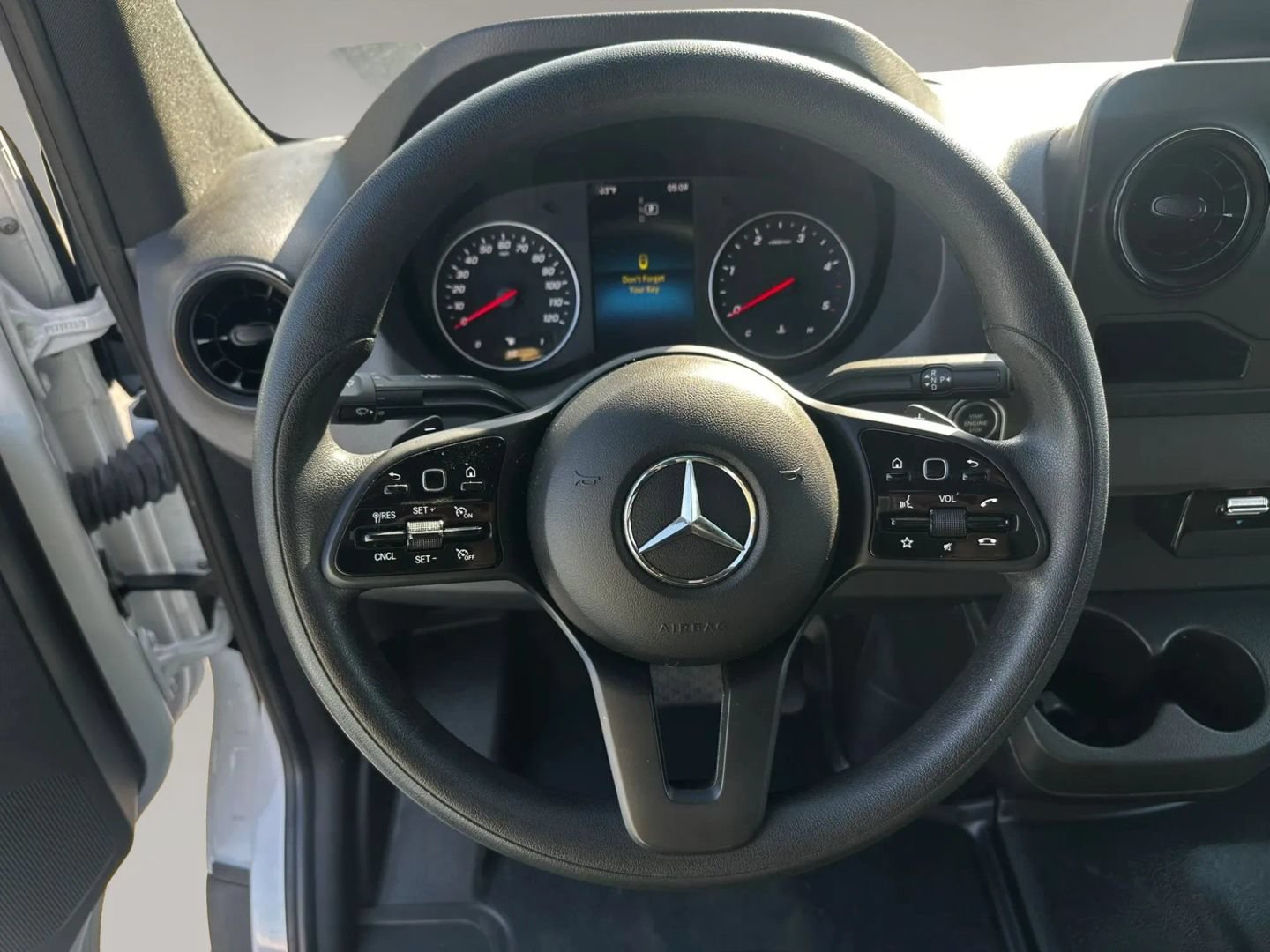 Used 2023 Mercedes-Benz Sprinter 3500 w/ Acoustic Package image 29