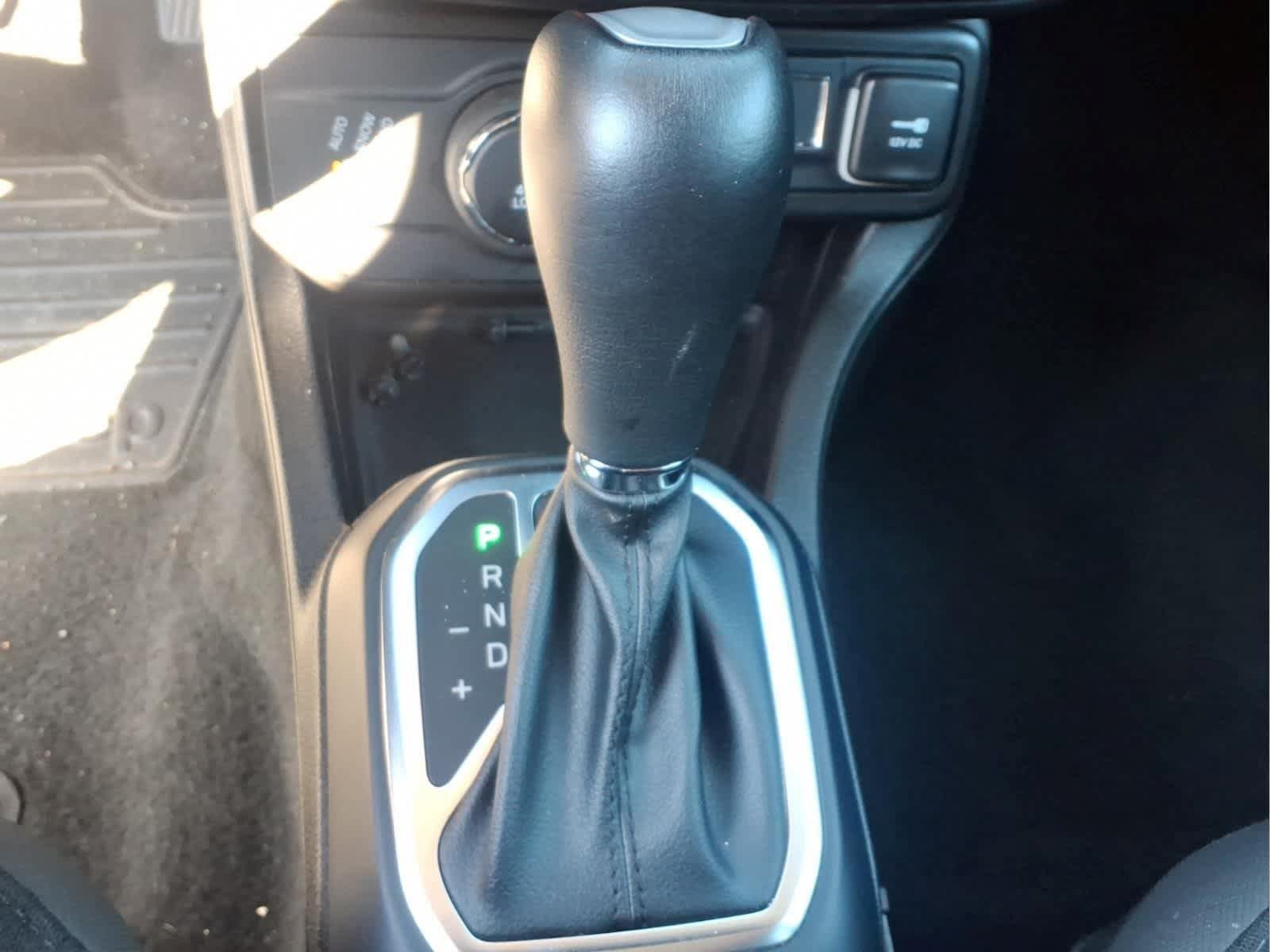Used 2023 Jeep Renegade Latitude AWD/4WD image 20