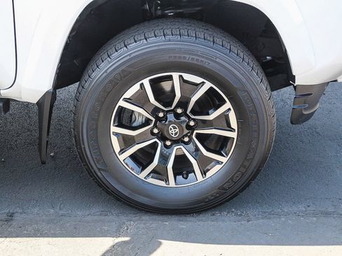 Used 2023 Toyota Tacoma TRD Sport AWD/4WD image 12