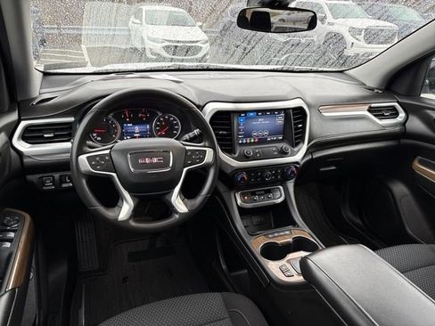 Certified 2023 GMC Acadia SLE w/ Driver Convenience Package image 9