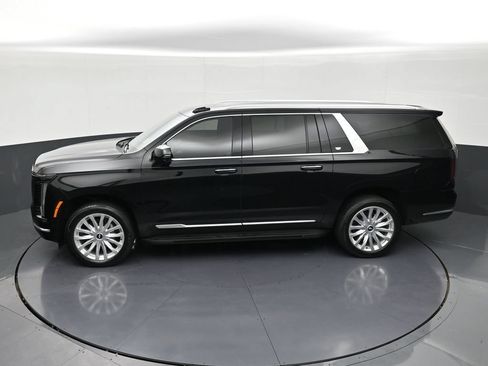 Used 2026 Cadillac Escalade ESV 2WD image 13