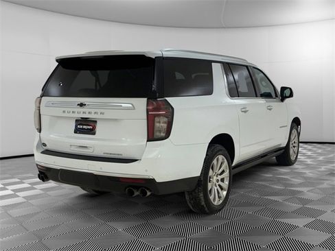 Used 2022 Chevrolet Suburban Premier image 3