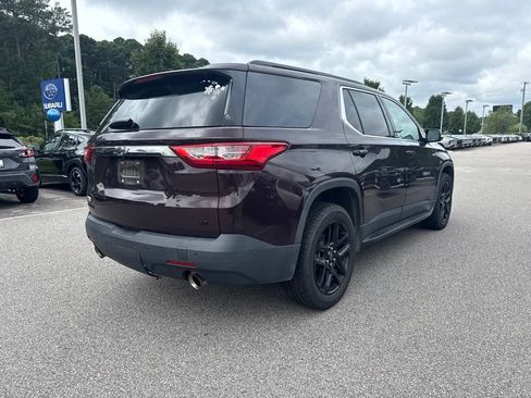 Used 2019 Chevrolet Traverse LT w/ LPO, Blackout Package FWD image 5