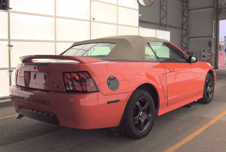 Used 2001 Ford Mustang Premium RWD image 9