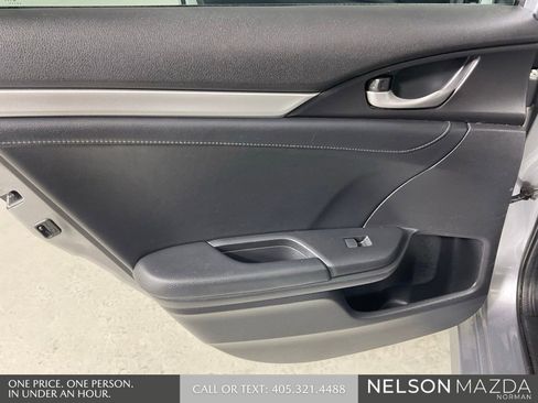 Used 2016 Honda Civic Touring image 19
