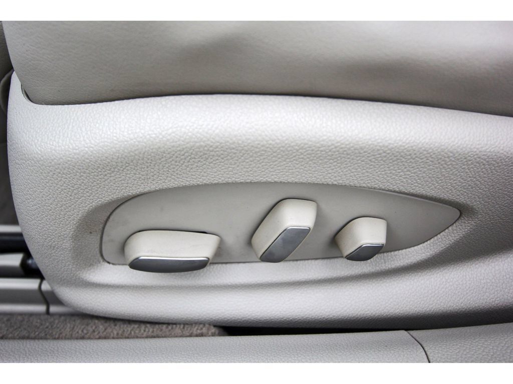 Used 2014 Cadillac XTS Luxury w/ Driver Awareness Package FWD image 26