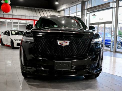 Used 2022 Cadillac Escalade ESV Sport image 2