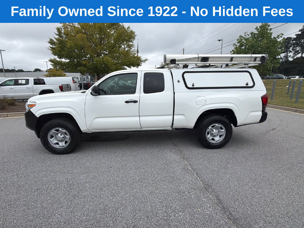 Used 2023 Toyota Tacoma SR RWD image 4