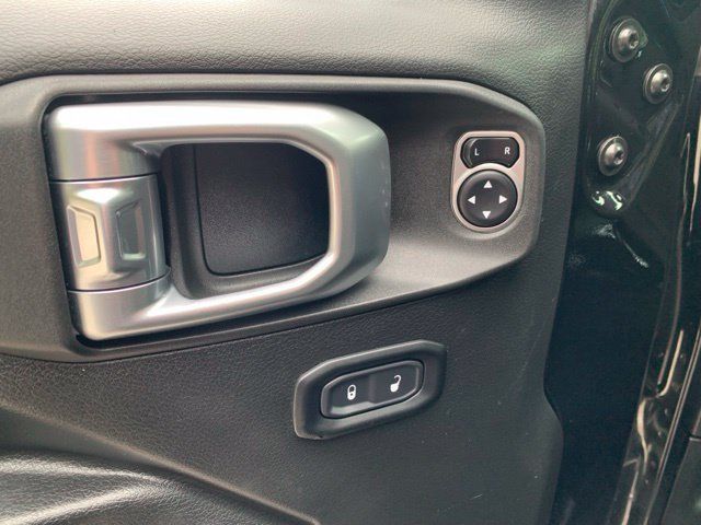 Used 2019 Jeep Wrangler Unlimited Sport S AWD/4WD image 25