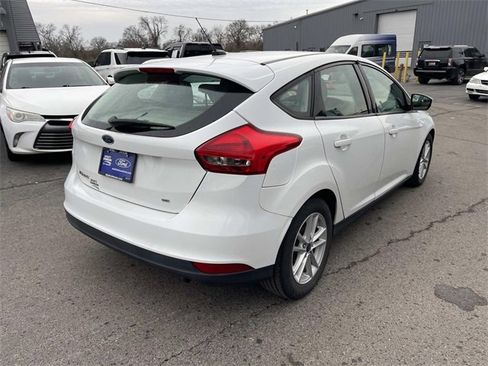 Used 2018 Ford Focus SE image 3